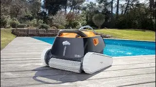 Robot piscine Dolphin E 35 by Maytronics