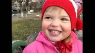 На детской площадке