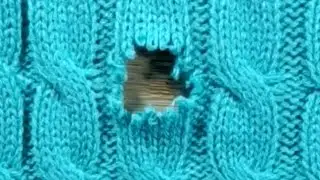 How to Perfectly Repair a Hole in a Knitted Sweater