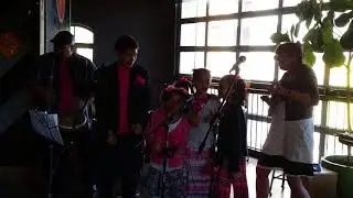 Beaver Xing wsg the Grandkidz