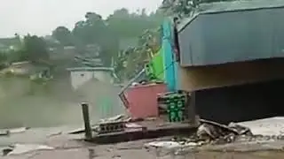 Detik Detik Pasar Parungkuda Sukabumi Longsor ke Sungai