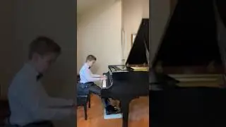 Alexandr Anisimov plays Bach.