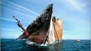 ships sinking caught on camera || Ship sinking || sinking ship