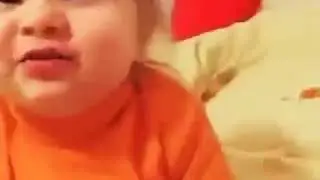 Hammi bu uşaqdan danışır.Şirin uşaq.Orxan senin neyindi?