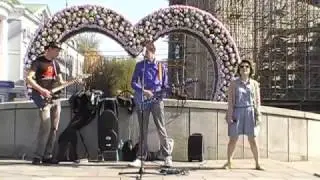 Музыканты на болотной площади (Москва) Би-2 Серебро