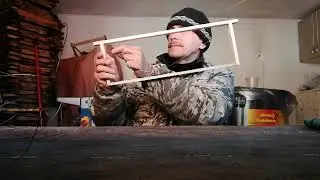 Натягиваю проволоку в рамки.