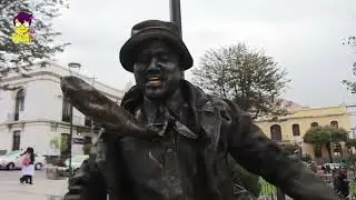 DETRÁS DE LAS ESTATUAS VIVIENTES