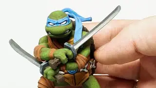 Painting 3d printed Leonardo from TMNT and Krydrufi organizer for artists