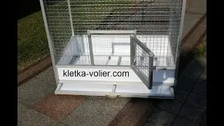 Клетка для жако с маленькой дверцей. Размер 1 х 1 х 0,6 м.