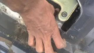 My GMC Suburban Chevy Tahoe tailgate is stuck closed! Let's open him up & FIX IT! 1980's-2000's