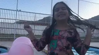 Sofia na Piscina.