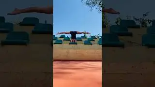 Mother to her 39-years old daughter „Enough being upside-down. You’re going to get a headache“ #acro