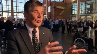 Tunnelmaa ja keskustelua Petrus Schroderuksen kultalevyjuhlista. Haastattelijana Minna Pentti