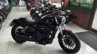 First look review - NEW Keeway RKV 125 C. Learner legal V Twin liquid cooled