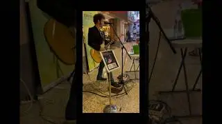 Tyler Hamilton at the SeaTac Airport Subpop records. 