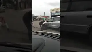 Коронавирус күчөдү... элдер көчөдө жыгыла баштады