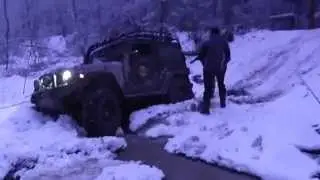 Wrangler Rubicon едва не завалился на бок