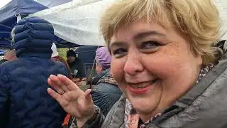 К нам приехали в гости друзья мы вместе на ЯРМАРКЕ