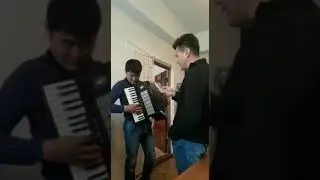 Азамат Сарыбаев (Периштем) аккомпаниатор:Эрлан Салбаров!»Архив видео»