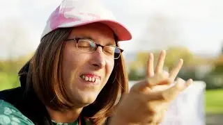 Claudi beschwört einen Hund🐶 .... Jaa Feiniiiii ! ! ! !