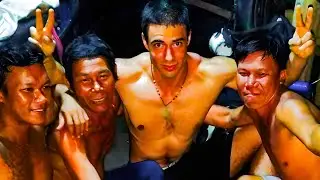 I Got Lost in Rural Vietnam, Locals Gave Me Rice Wine and a Place to Sleep 🇻🇳 | Dân Quê Cho Ngủ Nhờ