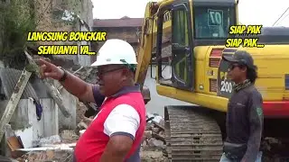 Excavator Komatsu PC200 Hancurkan Semua Rumah Warga