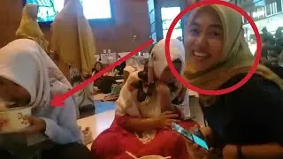 🔴TKW MENIKMATI LIBURANYA DENGAB MENIKMATI BAKSO MERCON