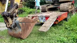 Delevery 2 X Excavator XCMG XE215C menggunakan Self Loader Truck