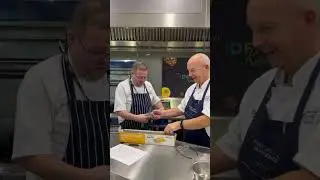 Who knew clingfilm could do this? 🤨👀#cheftips #chefhacks #cheftips