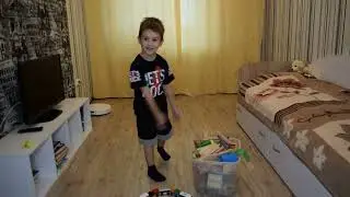 Играем в деревянную железную дорогу