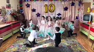 Танец с веерами в детском саду