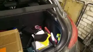 Небольшая видео-инструкция по замене ламп в фонарях Пежо 308.