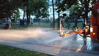 Уборка на чистопрудном бульваре