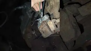 Прокачка тормозов на ваз 2109. Лучшая работа в мире 😅 #ваз