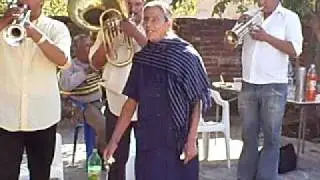 La Angostura Michoacan. [Celia Cantando con la Banda]