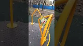 Лягушка Клава на аттракционе