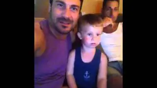Pibodde e Samu' esultano per un goal.