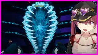 A Leviathan tries to open Marine's Treasure Box aka Seatruck [Hololive]