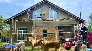 A FAMILY FROM BELARUS LEFT THE CITY. THEY BOUGHT A HOUSE IN A SWAMP, A FARM WHERE THERE WILL BE A...