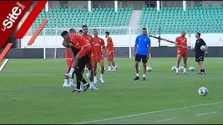 لقطة طريفة بين أوناحي ووليد الركراكي