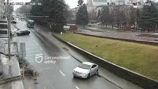 Жесткий гололед в Днепре (спуск к памятнику Славы)
