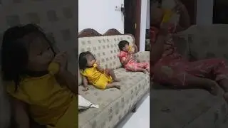 Duduk Santuy Sambil Makan Jagung