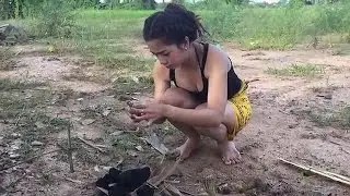 Beautiful girl fishing- Amazing fishing at battambang- Cambodia Traditional fishing video