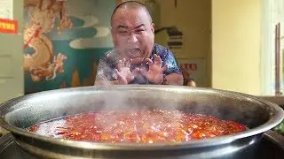 【吃货请闭眼】传说是重庆最辣火锅！重庆吃货吃了都说辣惨咯！