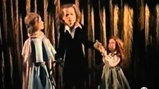 klaus kinski's puppet show (from "nuit d'or" by serge moati)