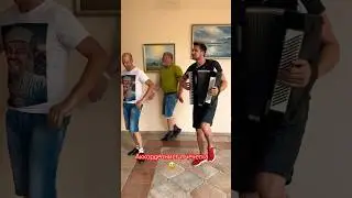 Шок! Аккордеонист и чечетка! 