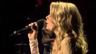 LeAnn Rimes Performs 