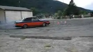 Stinus drifter med Volvo. Gatebilfestival 2005 i regi Nordmøre Gatebilklubb
