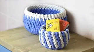 Knitted yarn basket with rattan pattern
