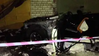 Иномарка упала с третьего этажа парковки в Люберцах